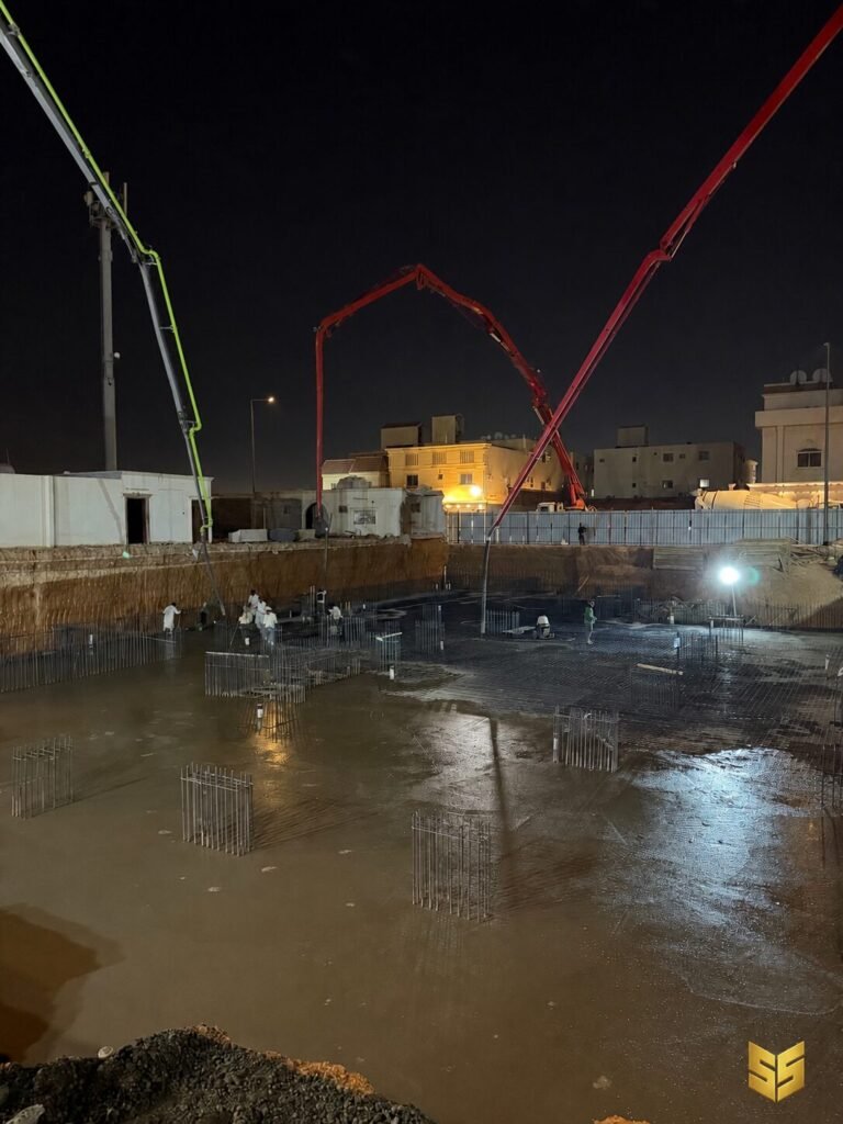 تنفيذ صبة لبشة خرسانية مسلحة باستخدام عدة مضخات ضمن مشاريع شركة صروح الشامي في الرياض
